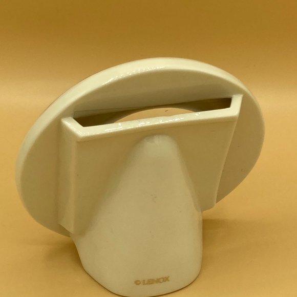 Lenox Ivory China Round Slip In Picture Frame - Picture 2 of 3